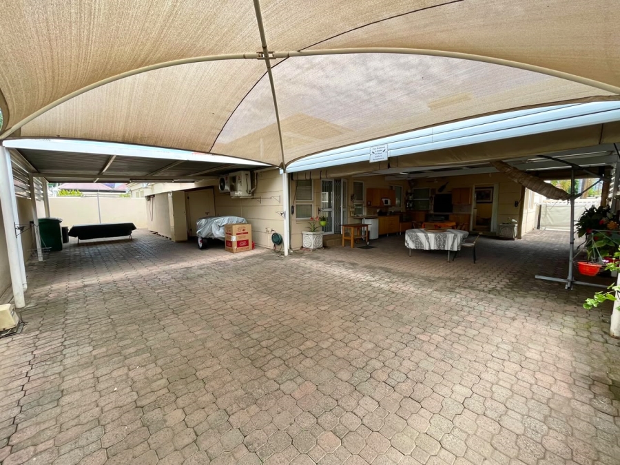 3 Bedroom Property for Sale in Protea Park North West
